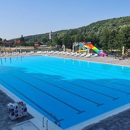Seoski Turiziam Larva Trenkovo Exteriör bild